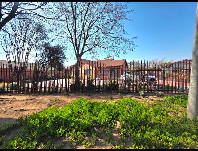 3 BEDROOM HOUSE FOR SALE IN VAN DYK PARK